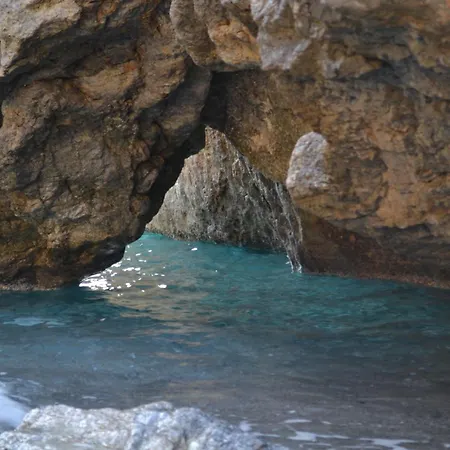 Loupino Family House *