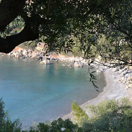 Loupino Family House Ступа