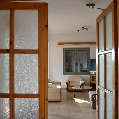 דירה Loupino Family House *