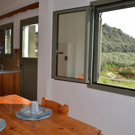 Loupino Family House شقة Stoúpa